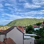 Central Brasov Apartment شقة براشوف