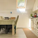 Central Brasov Apartment شقة براشوف
