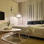 Central Brasov Apartment شقة براشوف