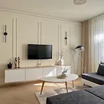شقة Central Brasov Apartment *