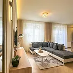 شقة Central Brasov Apartment
