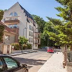 شقة Central Brasov Apartment