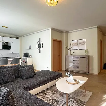 Central Brasov Apartment * Brassó
